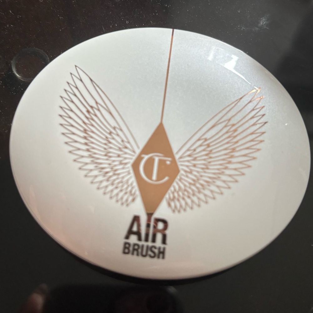 Charlotte tilbury translucent flawless finish pressed powder
